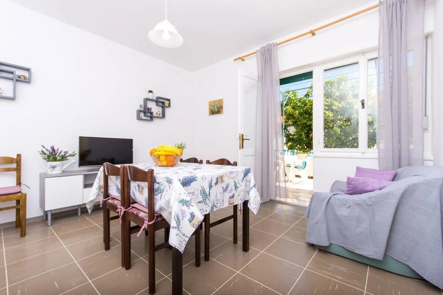 Apartment Anka - With Free Parking Kastela 0*,  Croatia